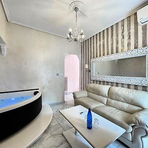 Spa Suite Sea View Table Fireplace Private Sauna & Jetted Tub