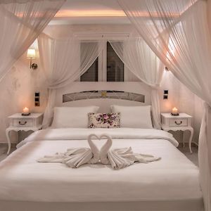 Deluxe Room Outdoor Jetted Tub & Sea View